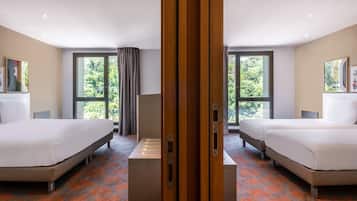 Family Room, 1 King Bed, Connecting Rooms | Premium bedding, in-room safe, desk, soundproofing