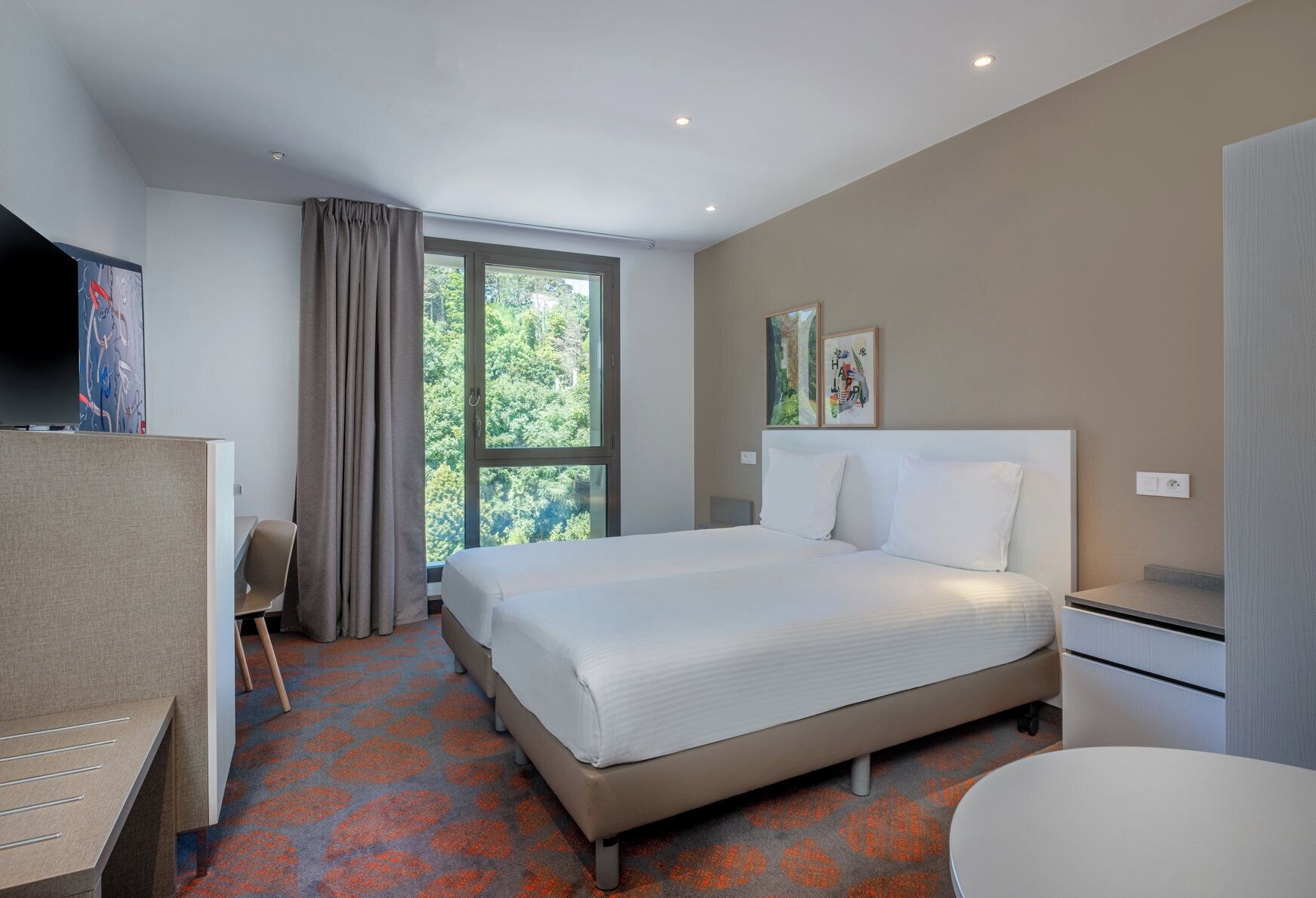 Premium bedding, in-room safe, desk, soundproofing