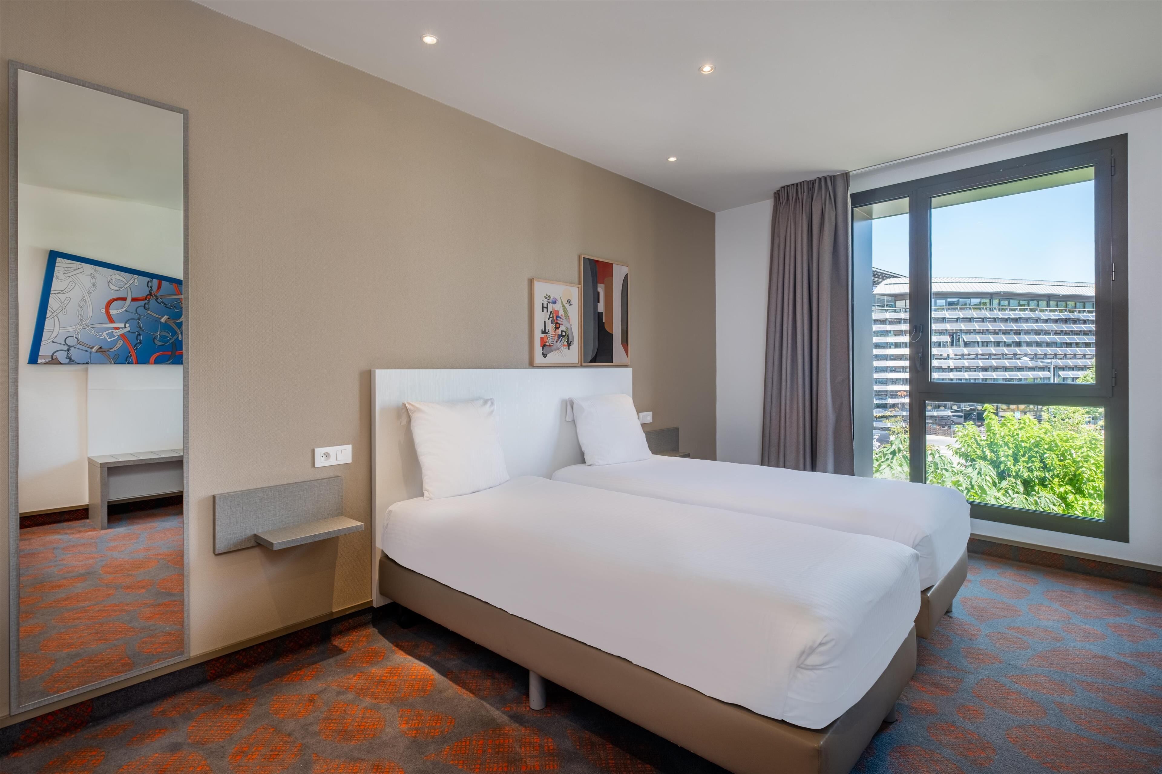 twin room, 2 single beds, river view | premium bedding, in-room safe, desk, soundproofing