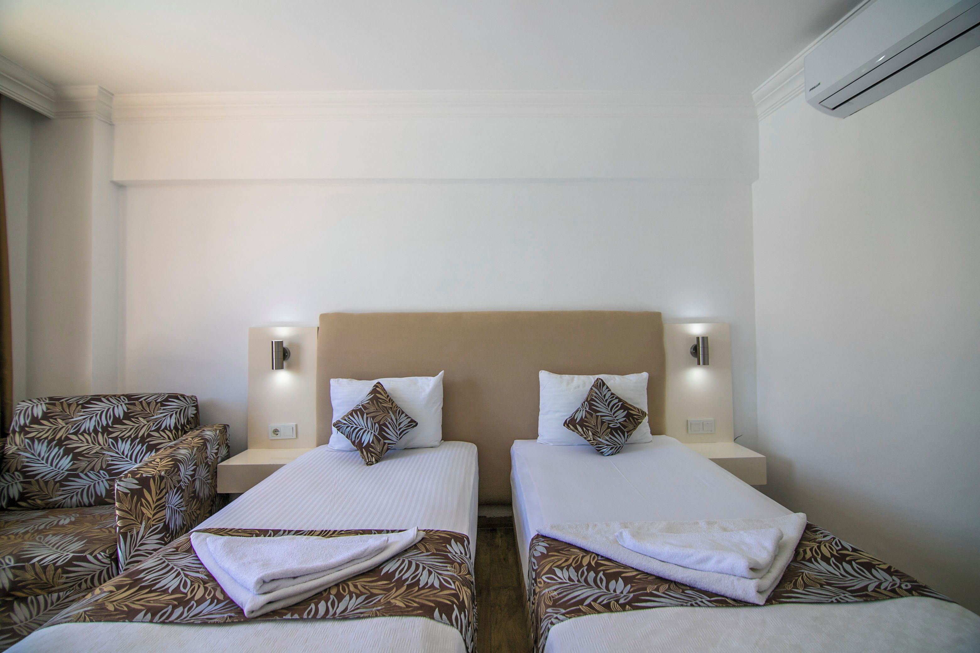 standard double or twin room, mountain view | minibar, in-room safe, iron/ironing board, free wifi