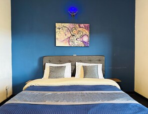 Double Room, Private Bathroom, Mountain View | Desk, bed sheets