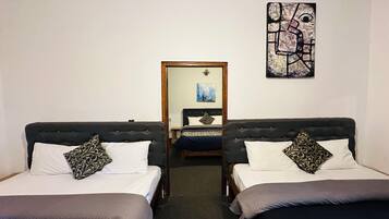 Chambre Familiale, 2 chambres | Bureau, draps fournis