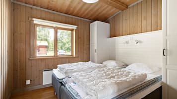 Cabin (6 beds) | Cribs/infant beds, free WiFi