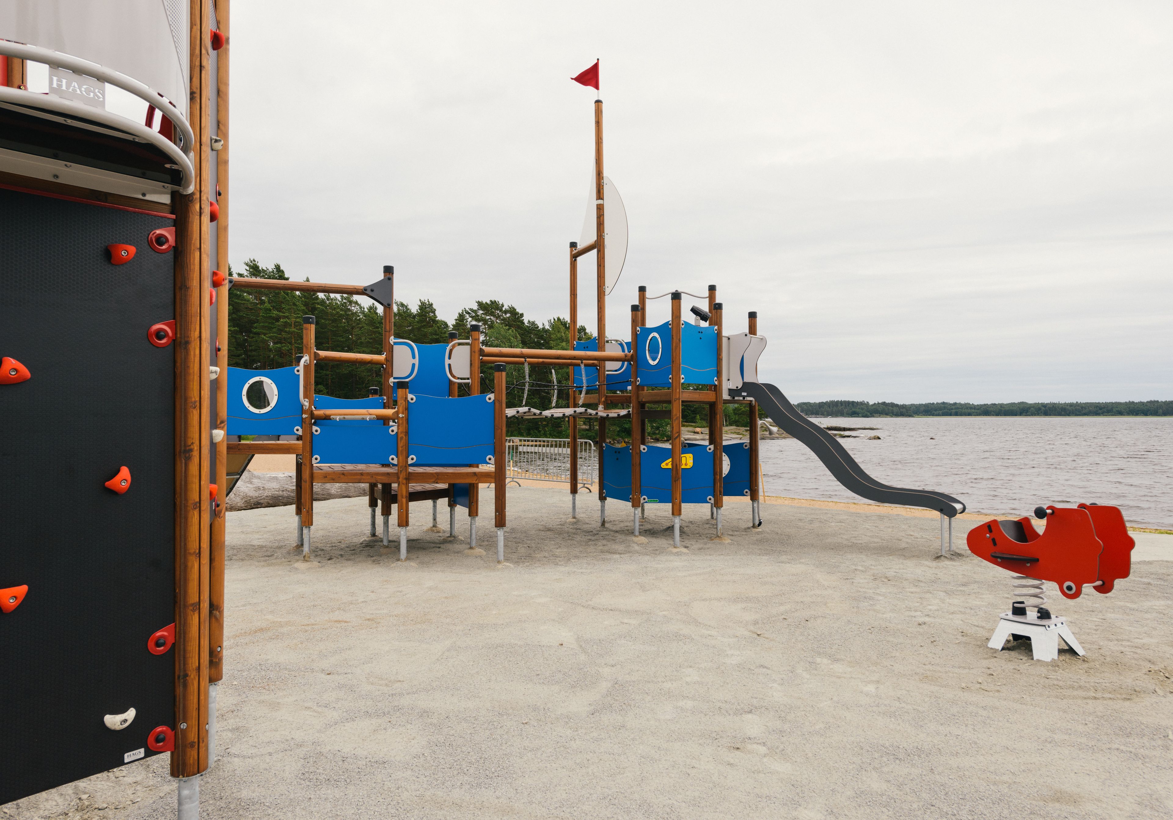 Zona de juegos infantil al aire libre