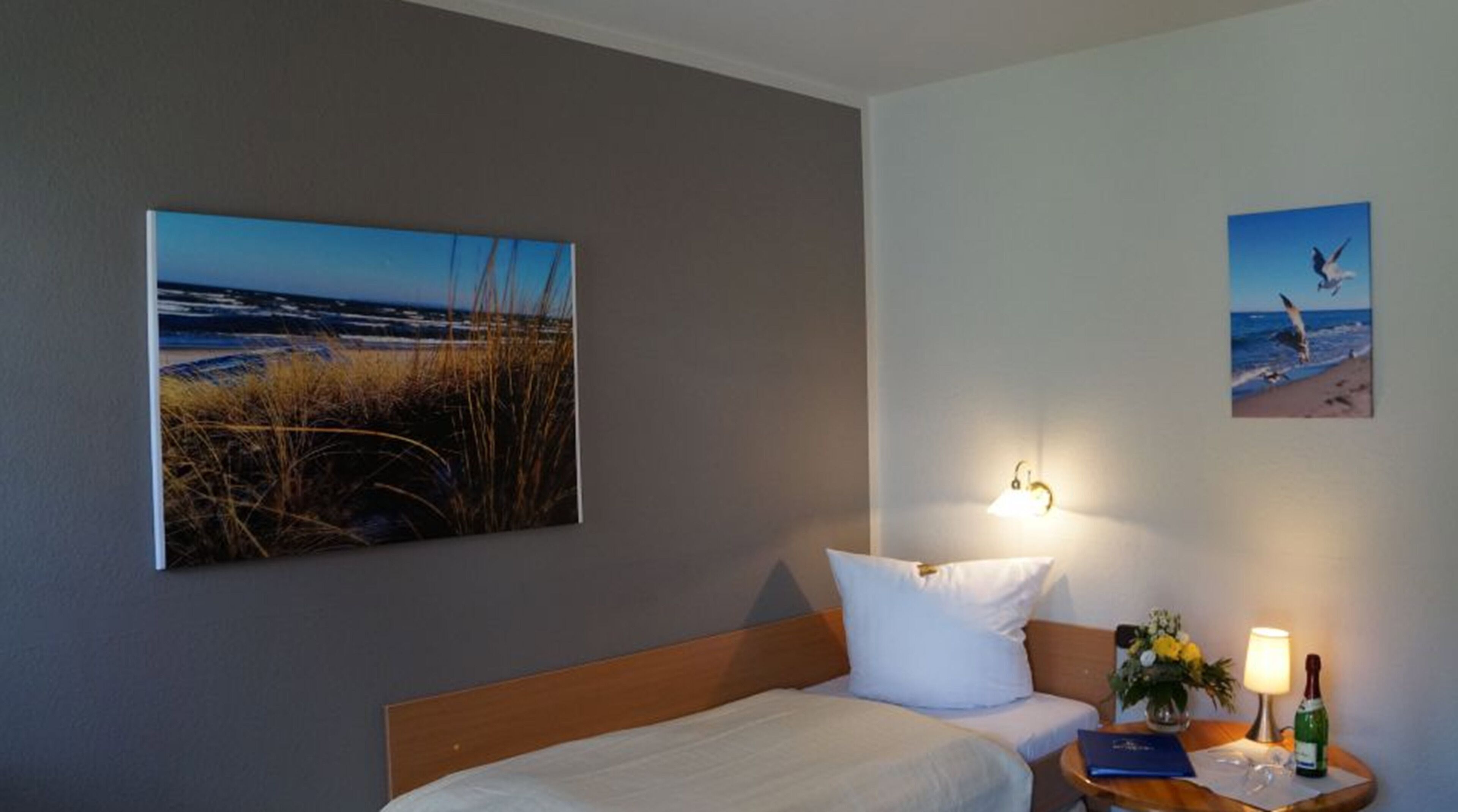 Soundproofing, free WiFi, bed sheets