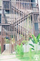 Simpleton Room King | Desk, iron/ironing board