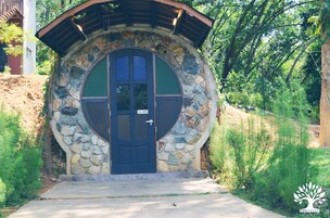 Smurf | Desk, iron/ironing board