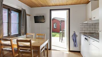 Basic Cottage (4 beds) | 2 bedrooms, free WiFi