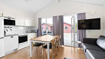 Comfort Cottage, 2 Bedrooms, Private Bathroom | Private kitchen