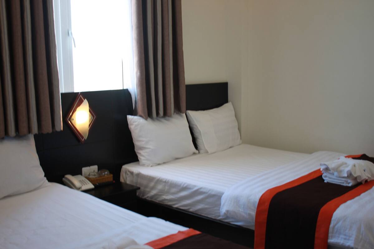 ห้องซูพีเรีย (2 Queen Beds for 4) | มินิบาร์, โต๊ะทำงาน, ห้องเก็บเสียง, เตารีด/โต๊ะรีดผ้า