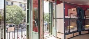 No Limit Hostel Graffiti