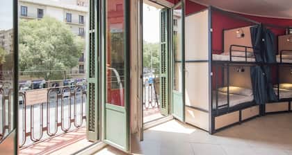 No Limit Hostel Graffiti