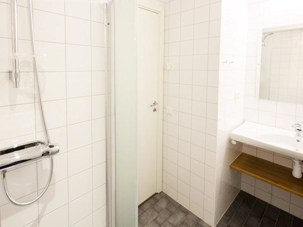 apartment, 2 bedrooms | bathroom | shower, hair dryer, towels