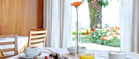 Colazione a buffet inclusa, servita tutte le mattine