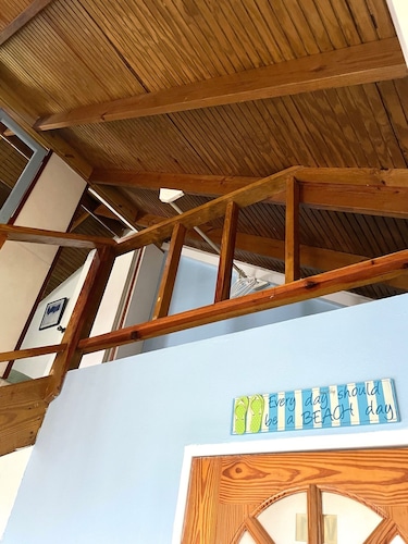 Bananaquit Apartments