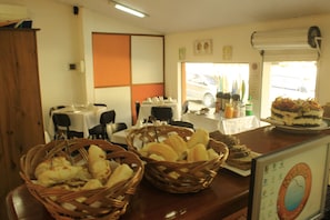 Tägliches inbegriffenes Frühstücksbuffet