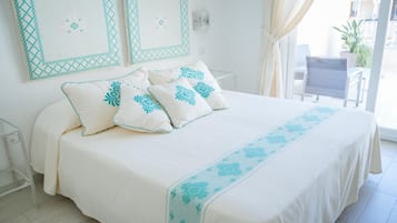 Minibar, coffres-forts dans les chambres, bureau, Wi-Fi gratuit