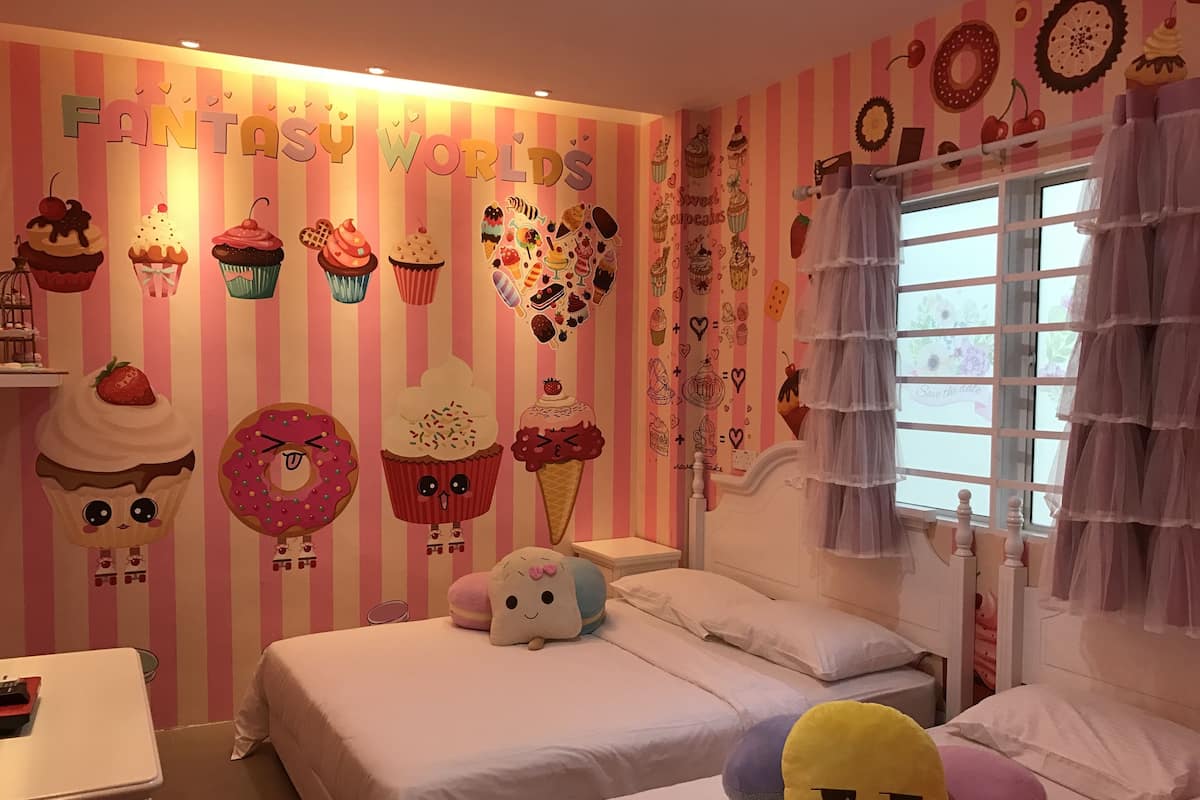 Signature-Vierbettzimmer | Schreibtisch, Bügeleisen/Bügelbrett, kostenlose Babybetten