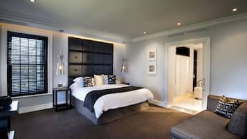 1 bedroom, premium bedding, free minibar, in-room safe