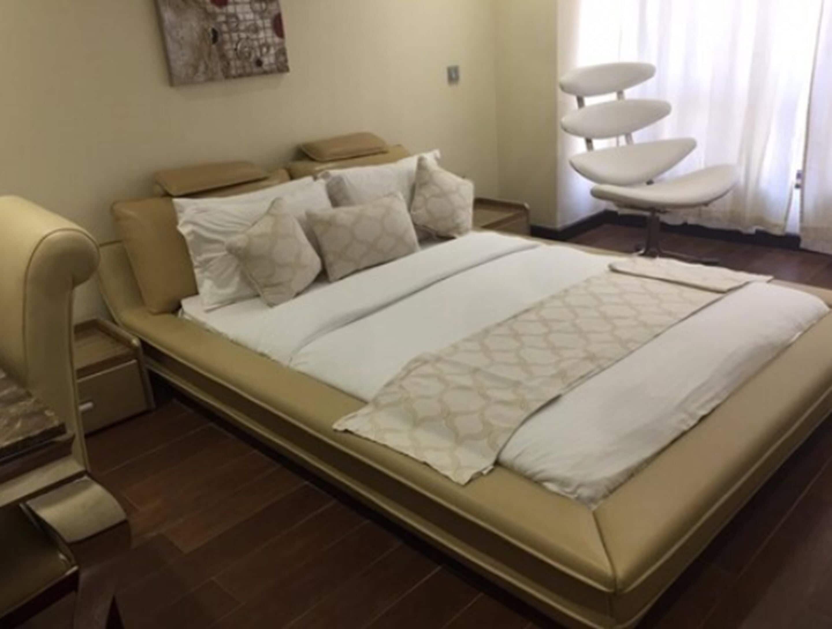 standard double room | 3 bedrooms, premium bedding, in-room safe, iron/ironing board