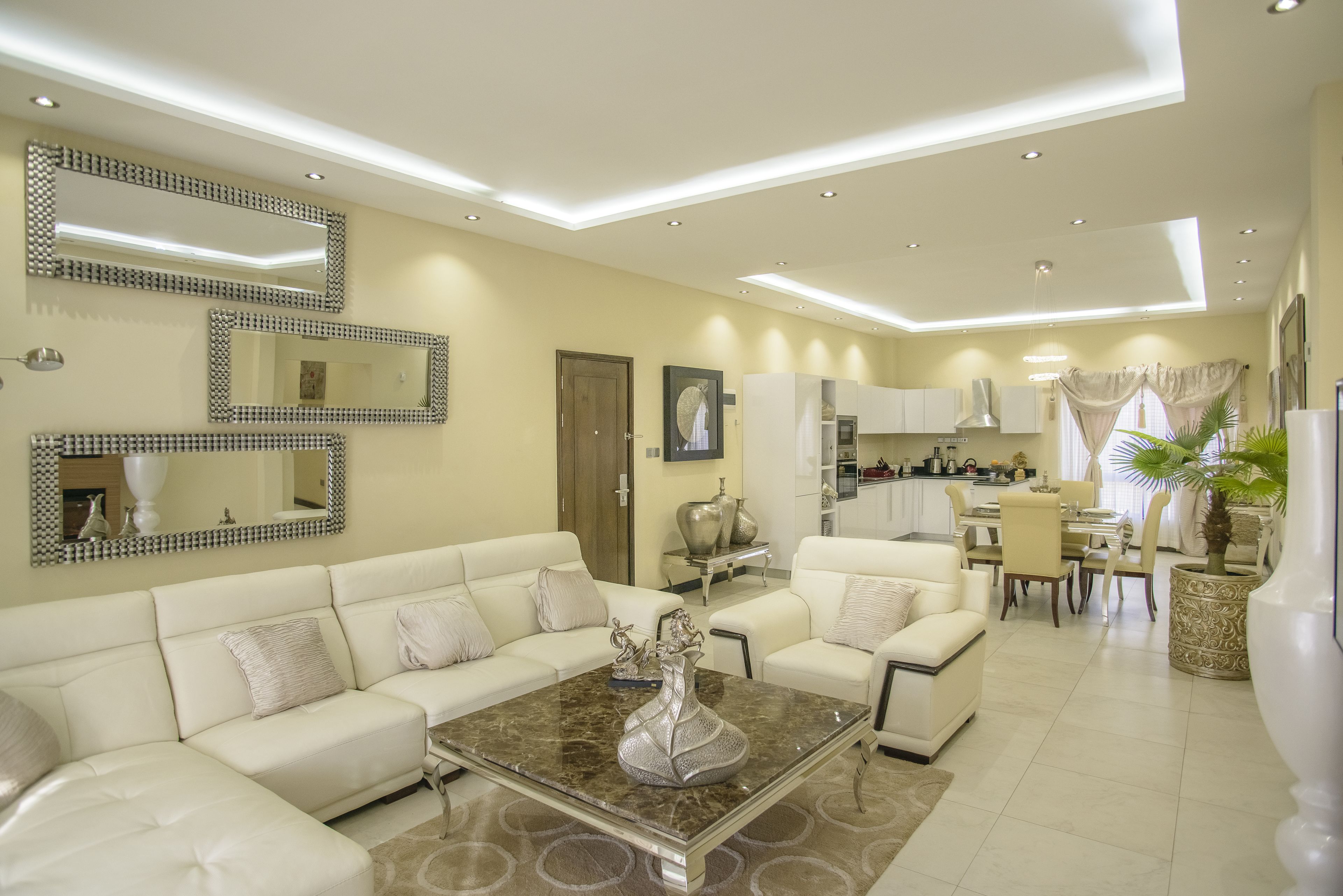 Presidential Suite, 3 Bedrooms, City View | Living room | Flat-screen TV