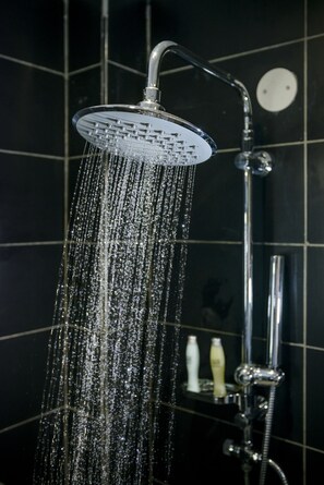 Bathroom shower - The Landmark Suites Westlands, Nairobi- Next to Westgate Mall (Nairobi)