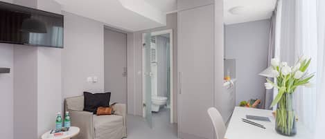 Espace de travail pour ordinateur portable, fer et planche Ă repasser