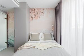 Laptop workspace, iron/ironing board, free WiFi, bed sheets - VISIONAPARTMENTS Lucerne Neustadtstrasse (Lucerne)