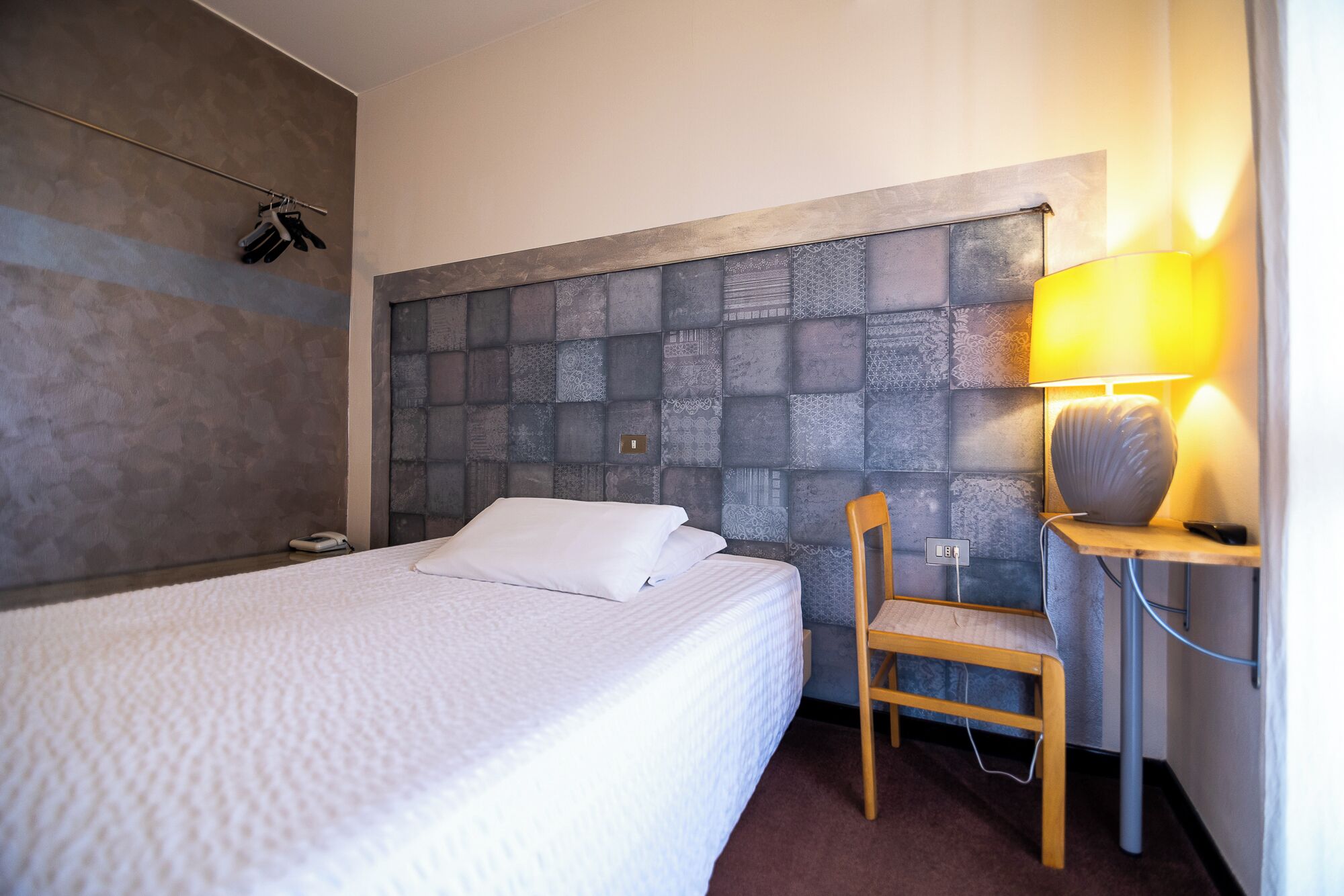 basic room | 1 bedroom, desk, free wifi, bed sheets