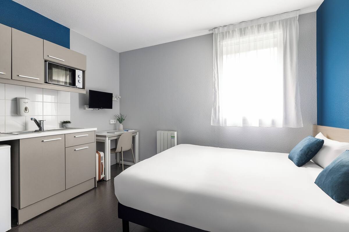 Double Room | Desk, soundproofing, free WiFi