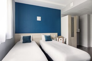 Desk, soundproofing, free WiFi, wheelchair access - Montempô Apparthôtel Paris Vélizy (Velizy-Villacoublay)