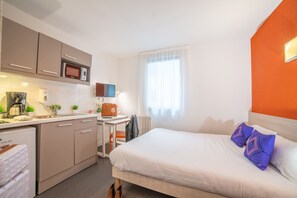 Double Room | Desk, soundproofing, free WiFi, wheelchair access