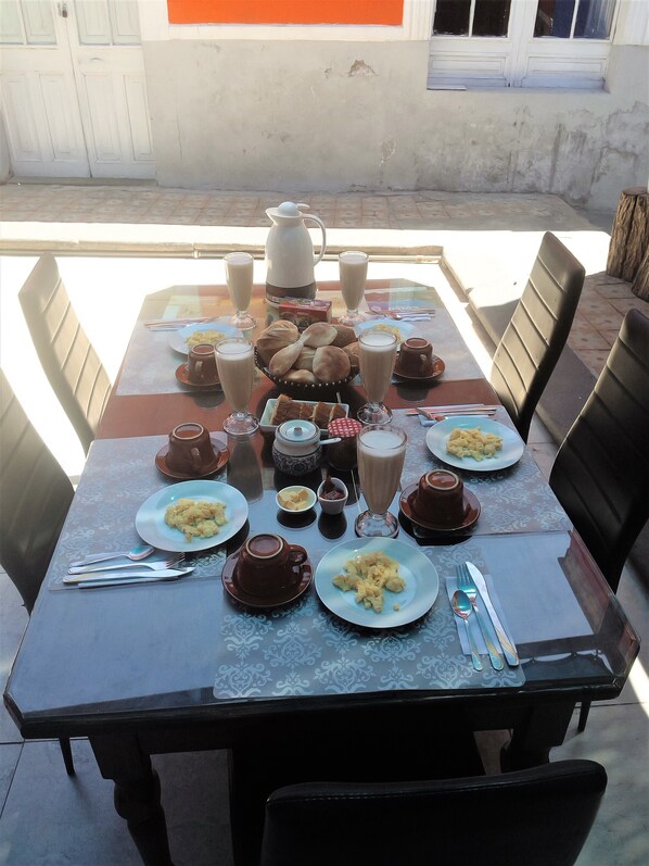 Desayuno continental incluido todos los días 