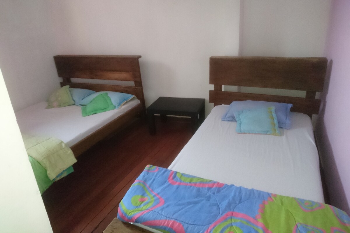 Dreibettzimmer | 1 Schlafzimmer, Minibar, Schreibtisch, kostenloses WLAN