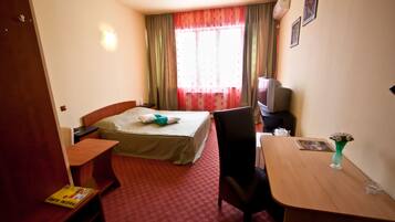 Deluxe Double Room, 1 King Bed | Minibar, free WiFi
