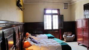 Triple Room | In-room safe, iron/ironing board (on request), WiFi (free) - Park Hostel (Arequipa)