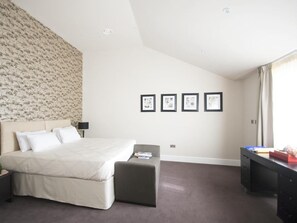Room - Chilworth Court (London)