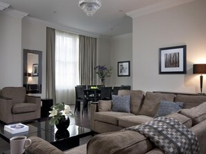 Living area - Chilworth Court (London)