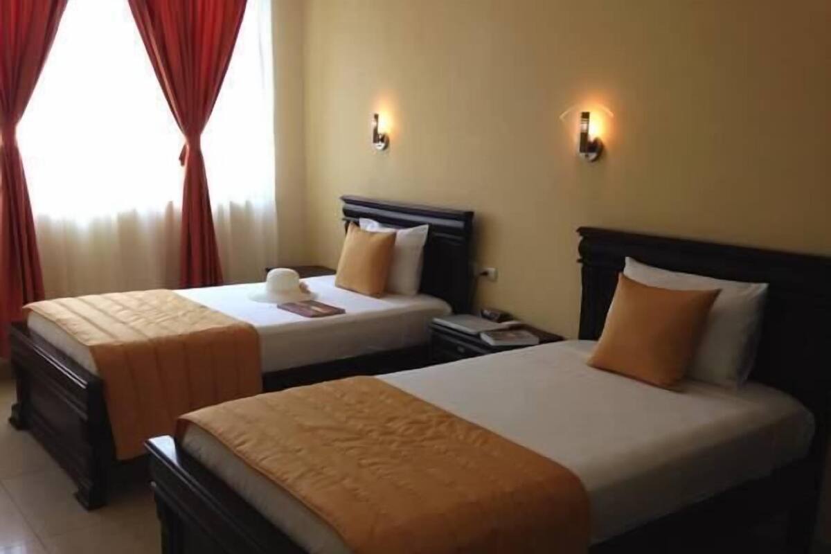 Premium bedding, in-room safe, free WiFi, bed sheets