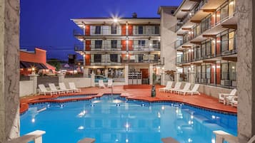 Seasonal outdoor pool