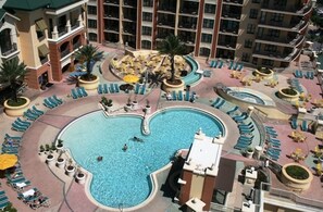 Piscine couverte, piscine extérieure