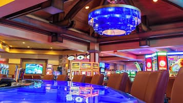 3 Bars/Lounges, Lobby-Lounge