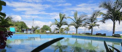 Piscine extérieure