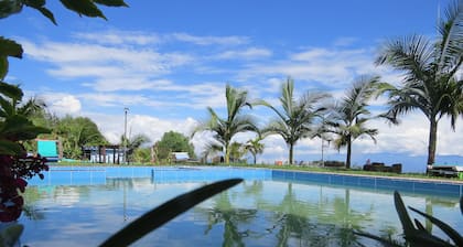 Cabañas y Flores Finca Hotel