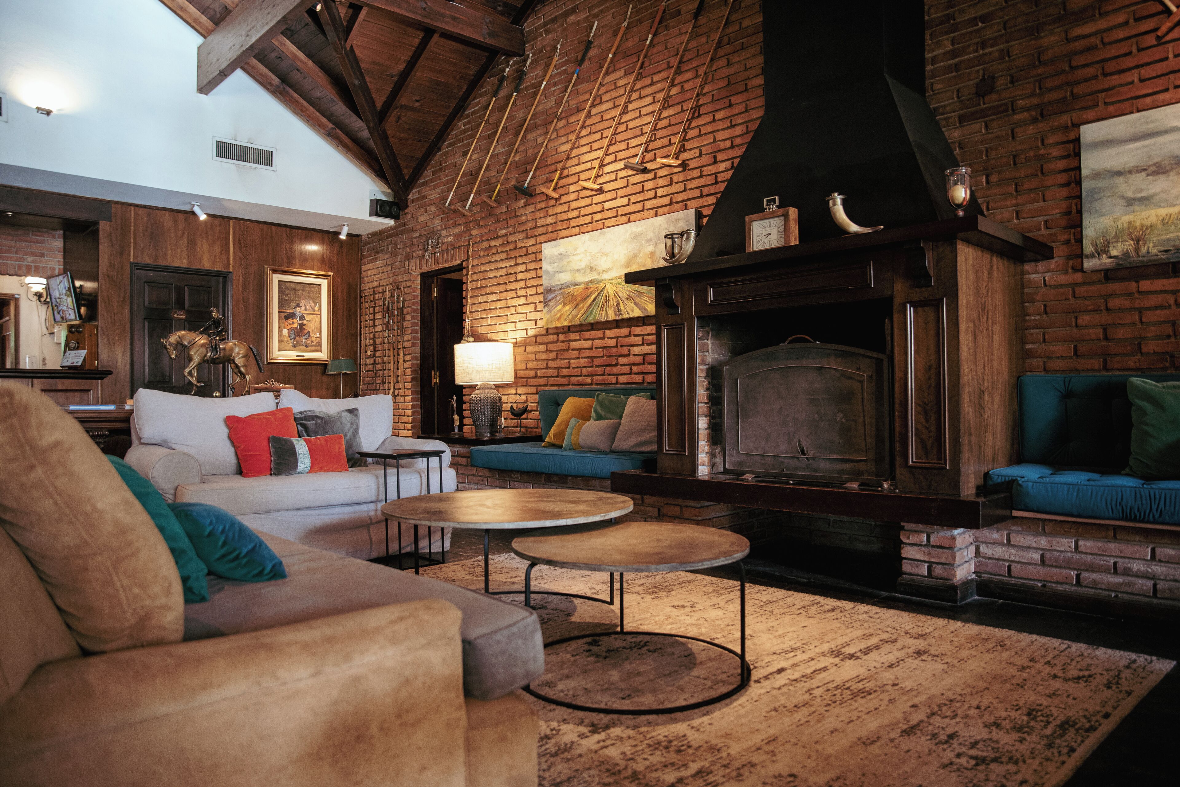 Televisión LED de 32 pulgadas con canales vía satélite y televisión 