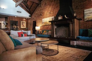 Télévision LED de 32 pouces avec chaînes par satellite, télévision