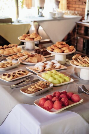 Desayuno buffet incluido todos los días 