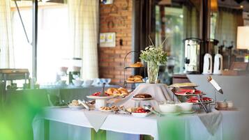 Desayuno buffet incluido todos los días