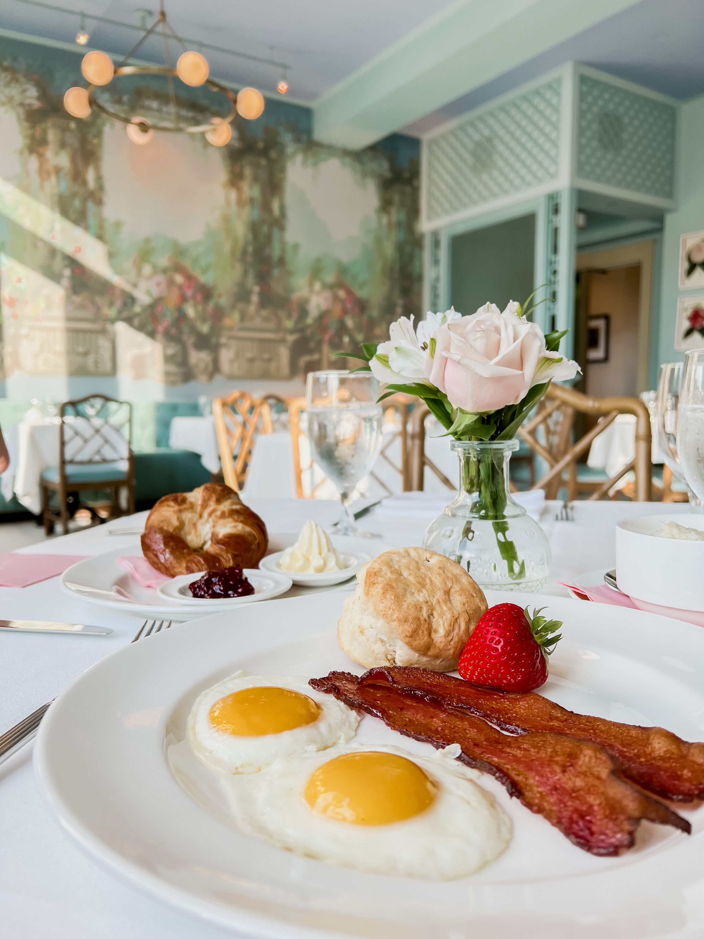 Daily local cuisine breakfast for a fee