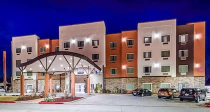 Del-Mar Airport Inn & Suites